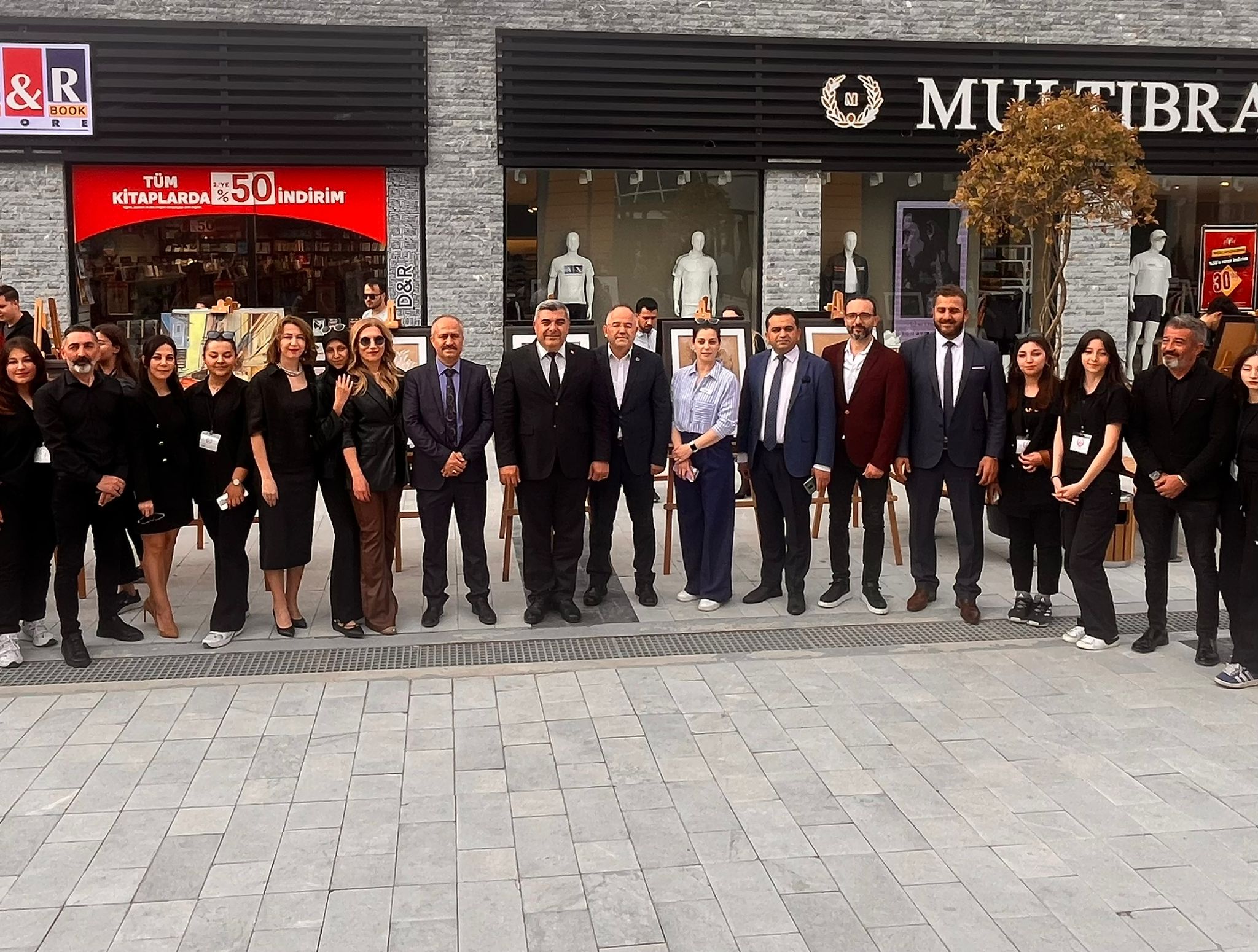 Güzel Sanatlar Rüzgarı: Etkinliğin Açılışını Onur Konuğu Miraç Sünnetci Gerçekleştirdi