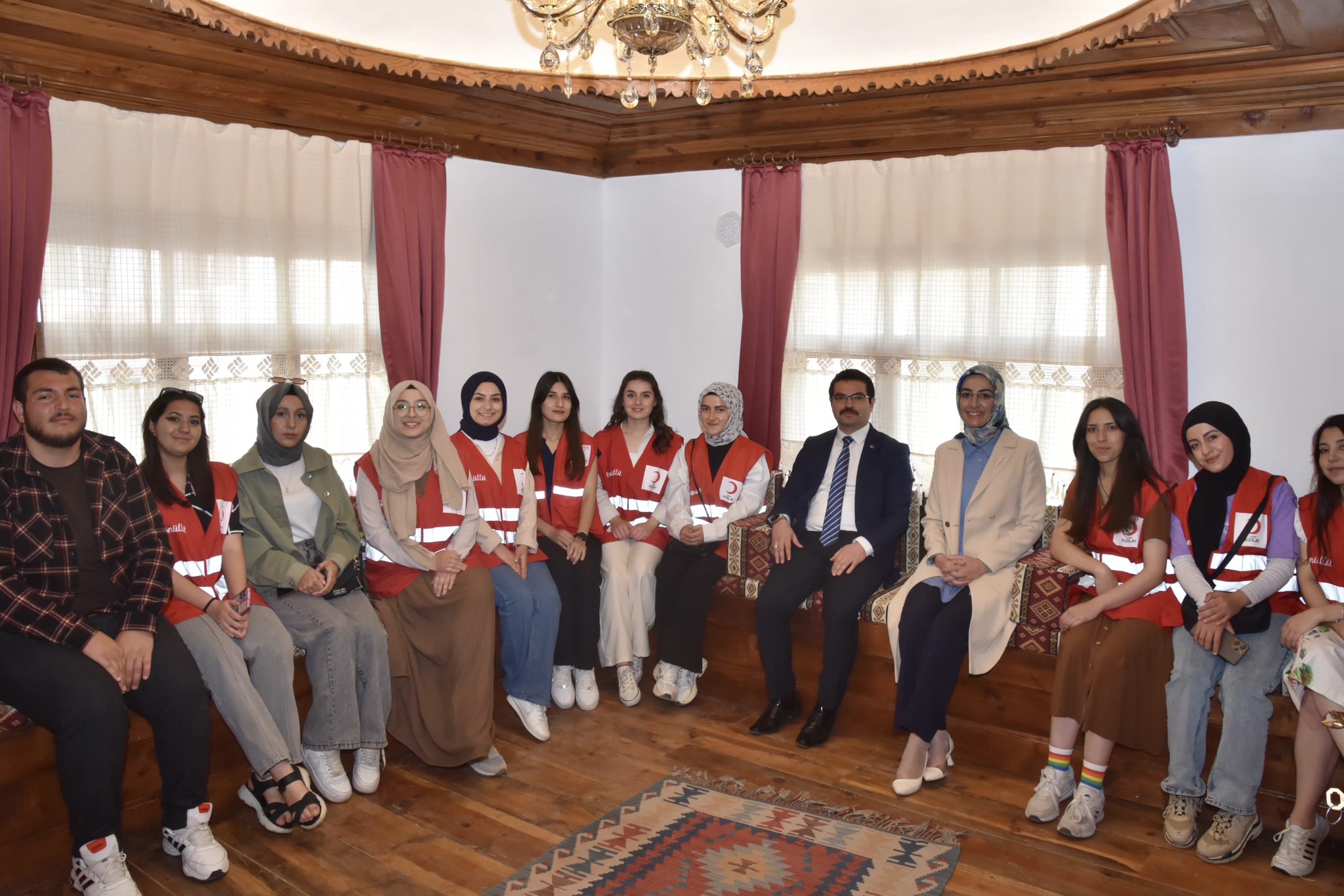 AFSÜ Genç Kızılay Topluluğu, Şuhut'ta Tarih Ve Kültürle Buluştu