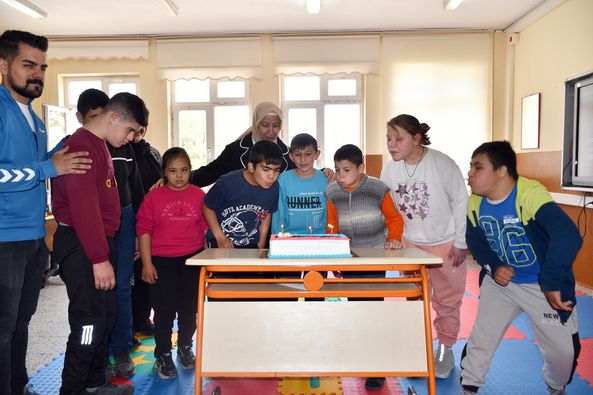Başkan Seyhan Kılınçarslan Özel Eğitim Öğrencilerini Ziyaret Etti