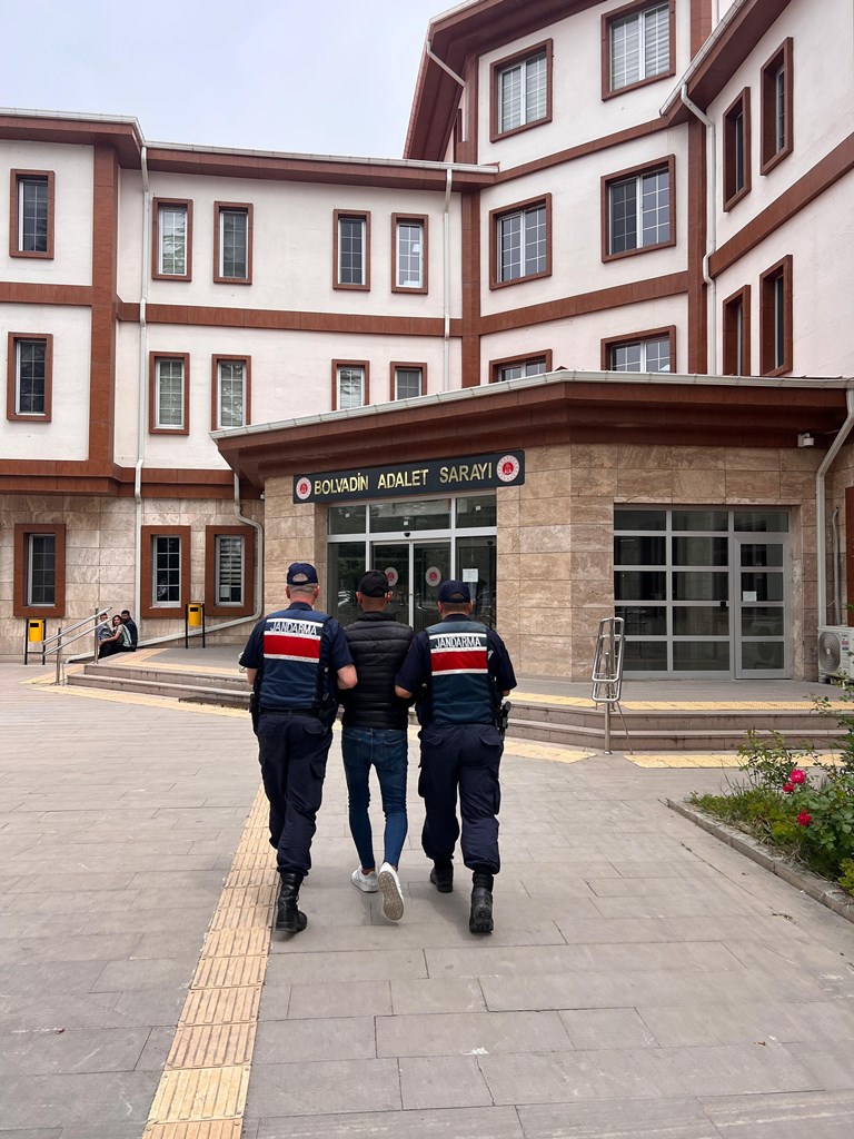 15 YIL HAPİS CEZASI İLE ARANIYORDU!