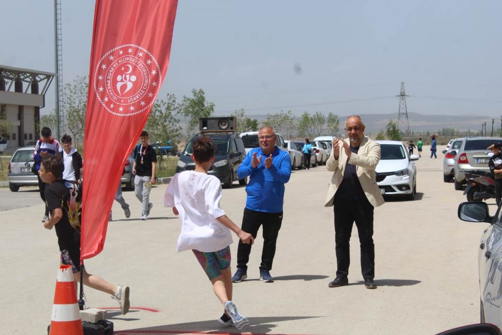 AFYONKARAHİSAR'DA BÖLGESEL TRİATLON HEYECANI!