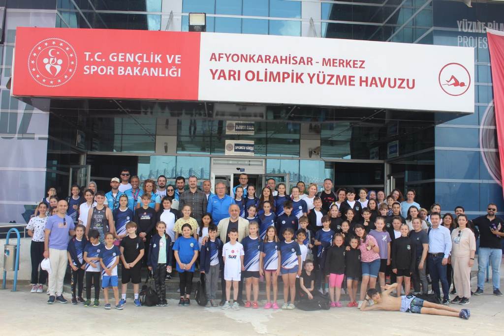 AFYONKARAHİSAR'DA BÖLGESEL TRİATLON HEYECANI!
