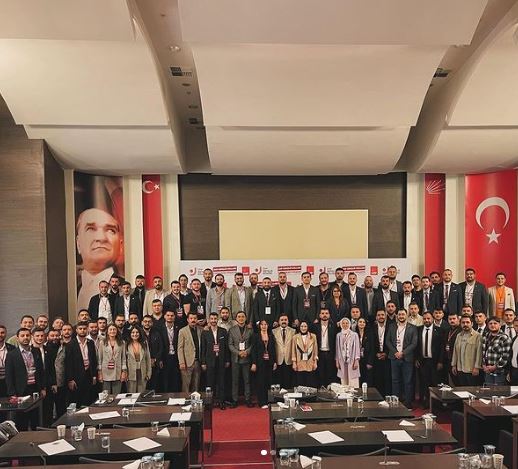 CHP GENEL MERKEZ TOPLANTISINA AFYON GENÇLİK KOLLARI'DA KATILDI