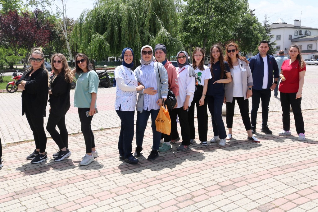 FUAR AİLESİ GELENEKSEL BAHAR PİKNİĞİNDE BULUŞTU