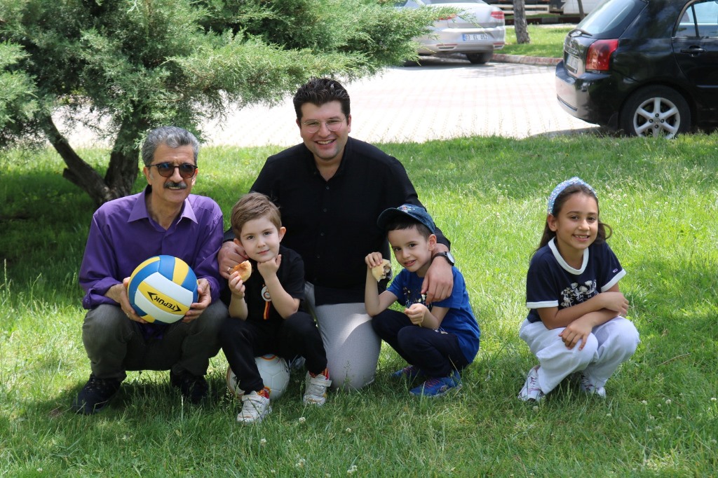 FUAR AİLESİ GELENEKSEL BAHAR PİKNİĞİNDE BULUŞTU