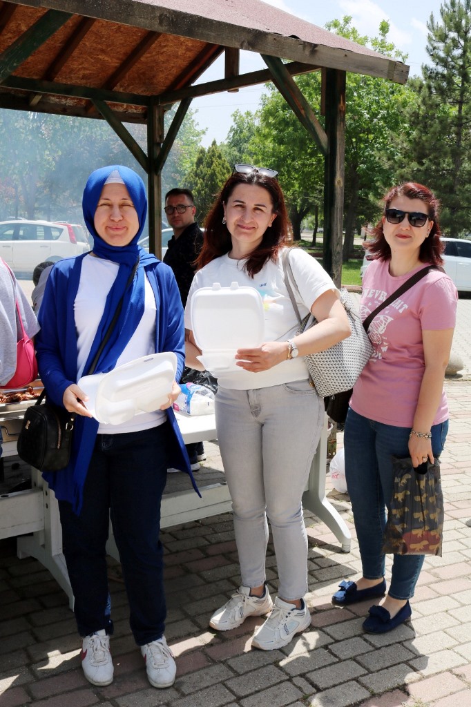 FUAR AİLESİ GELENEKSEL BAHAR PİKNİĞİNDE BULUŞTU