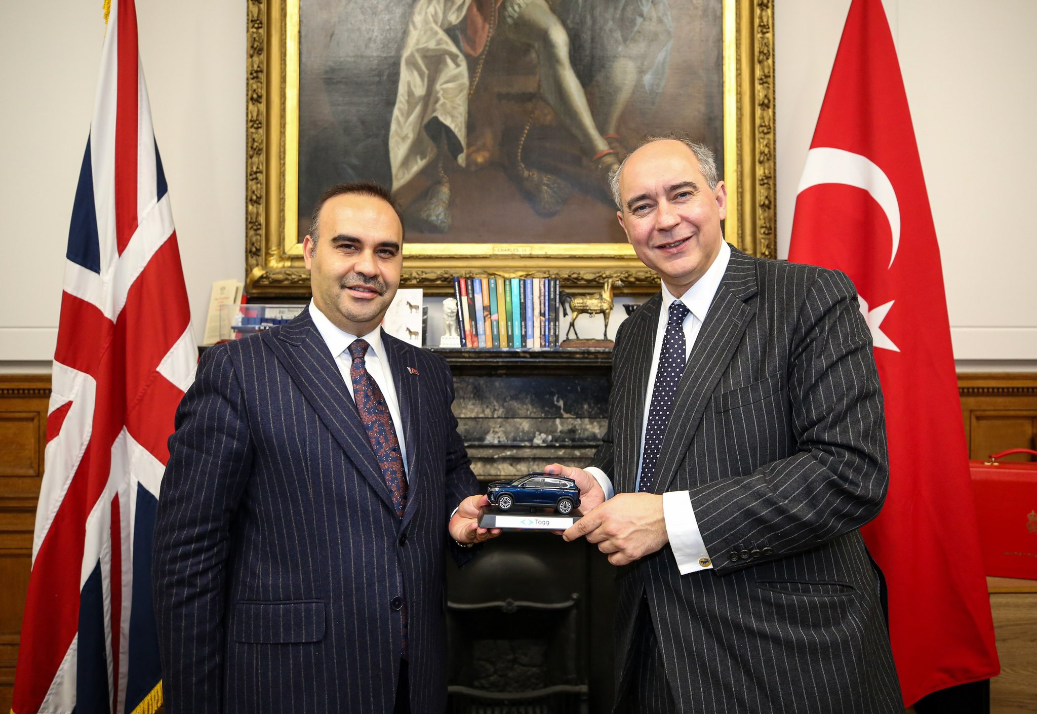 BAKAN KACIR  BAKAN DOMİNİC İLE BİR ARAYA GELDİ
