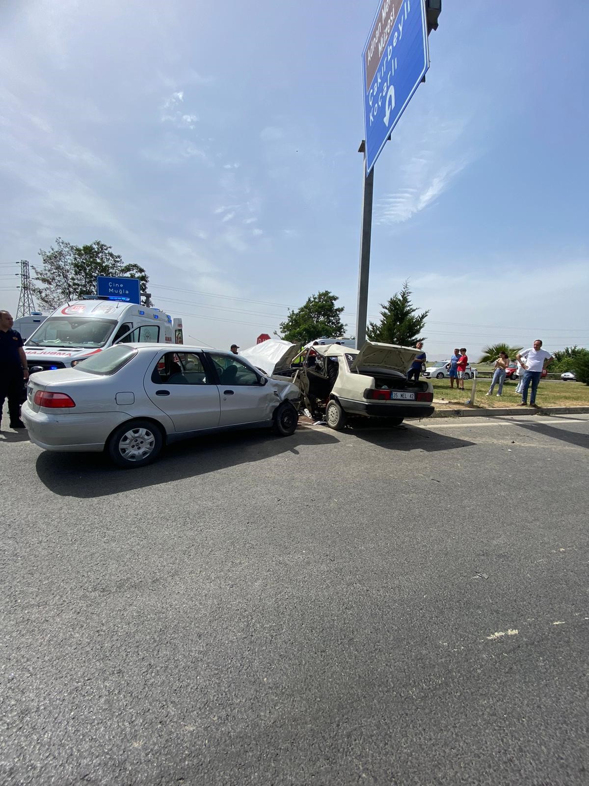 İki Otomobil Çarpıştı: 2’si Ağır 7 Kişi Yaralandı