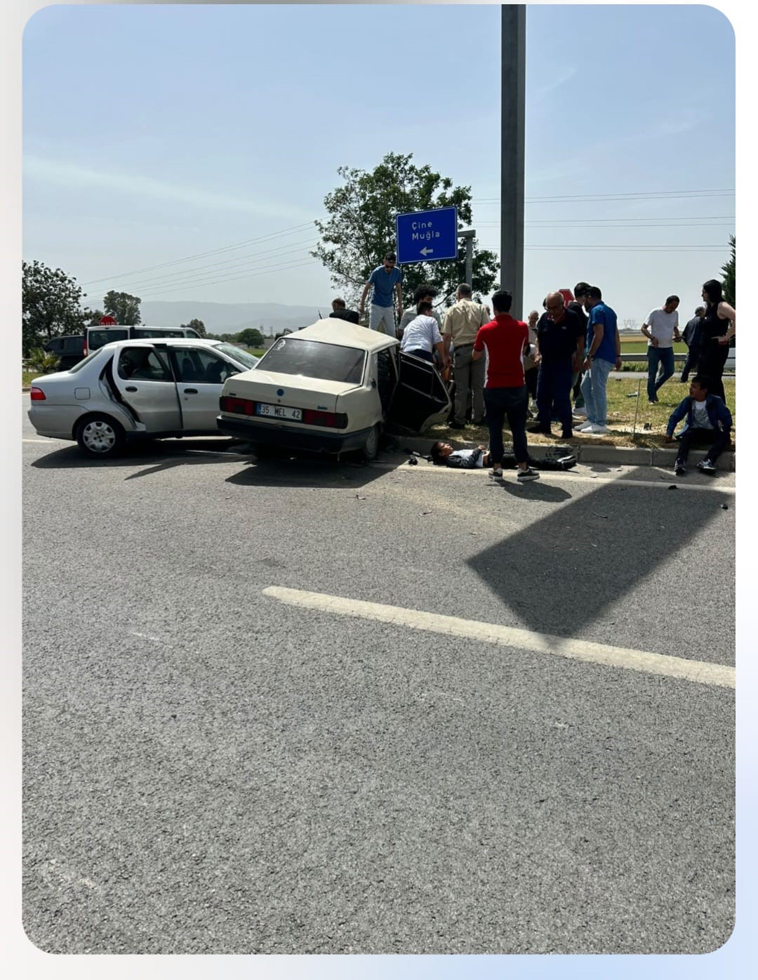 İki Otomobil Çarpıştı: 2’si Ağır 7 Kişi Yaralandı