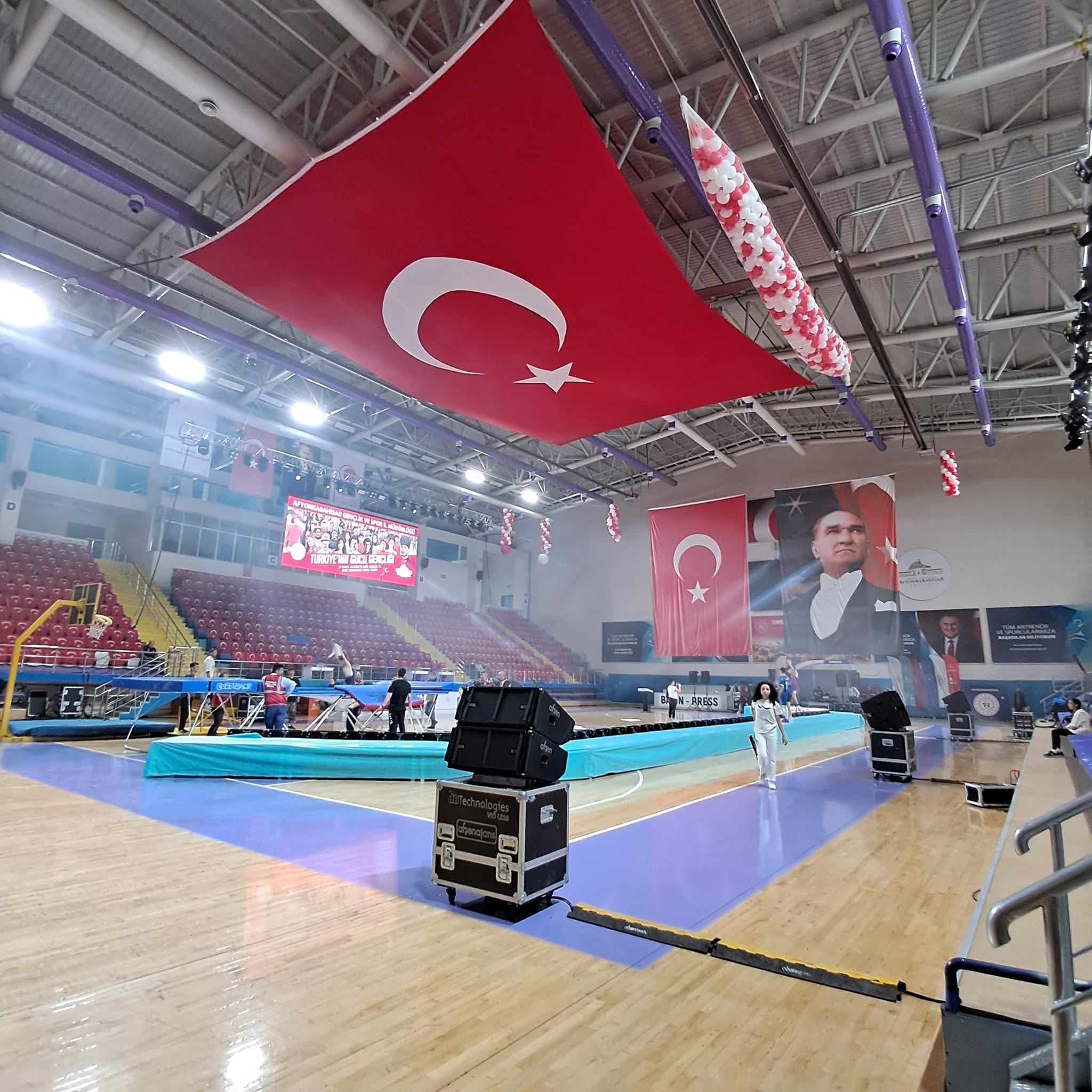 Afyonkarahisar’da 19 Mayıs Coşkusu Yükseliyor: Veysel Eroğlu Spor Salonu Hazırlıkları Tamamlanıyor