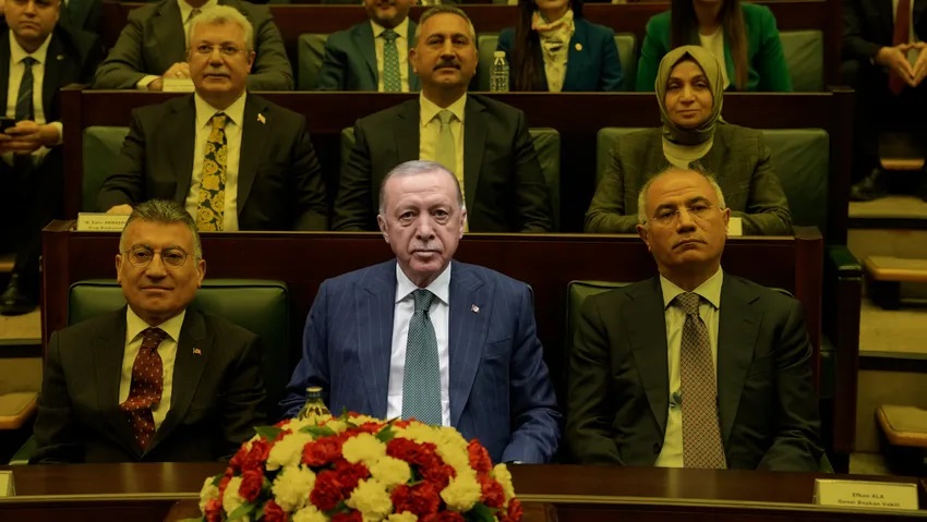 AK Parti'de değişim: Vekiller 'Daha etkin Meclis' ve TV'lere çıkmak istiyor