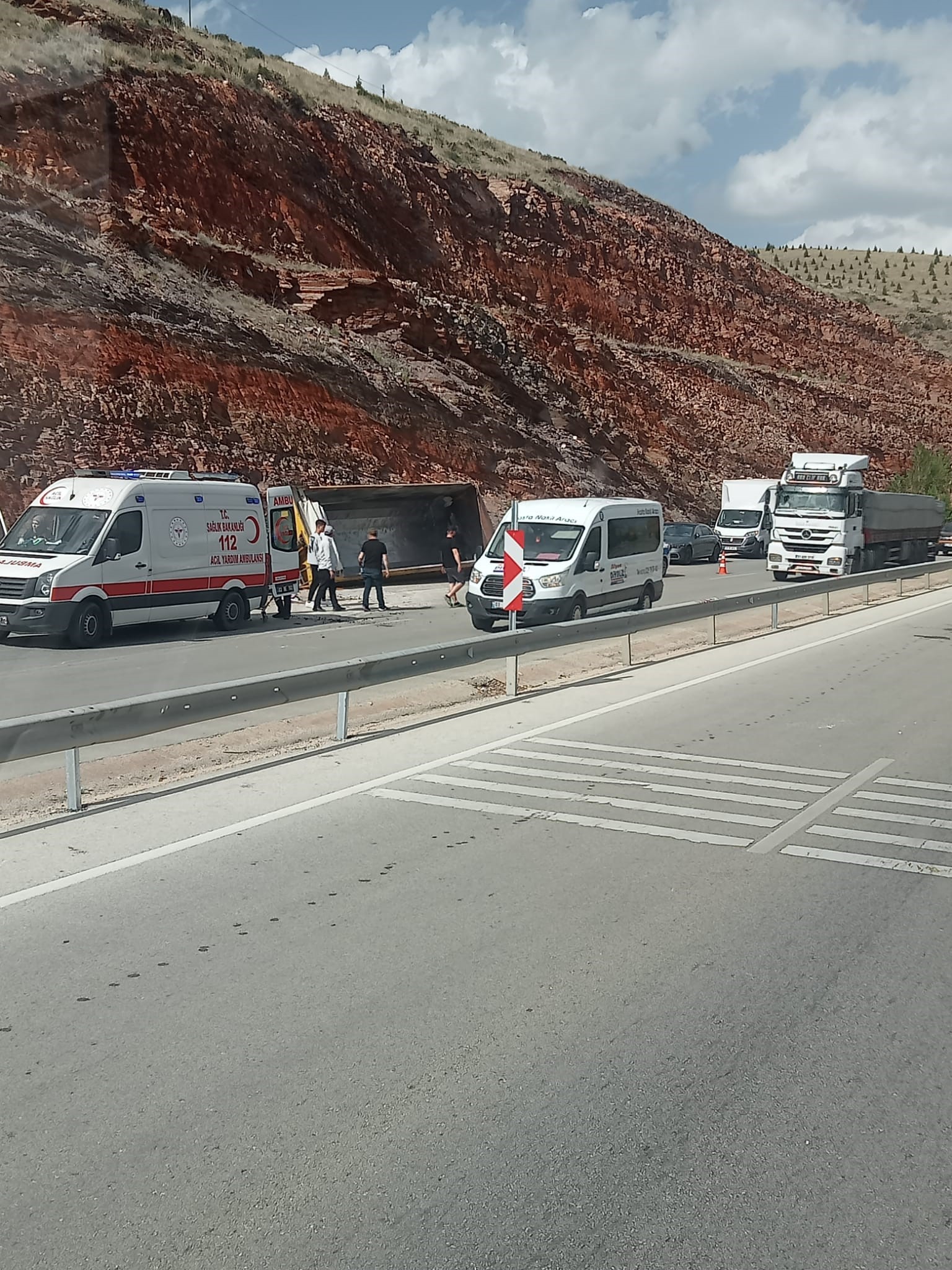 Afyonkarahisar'da Hafriyat Kamyonu Devrildi!