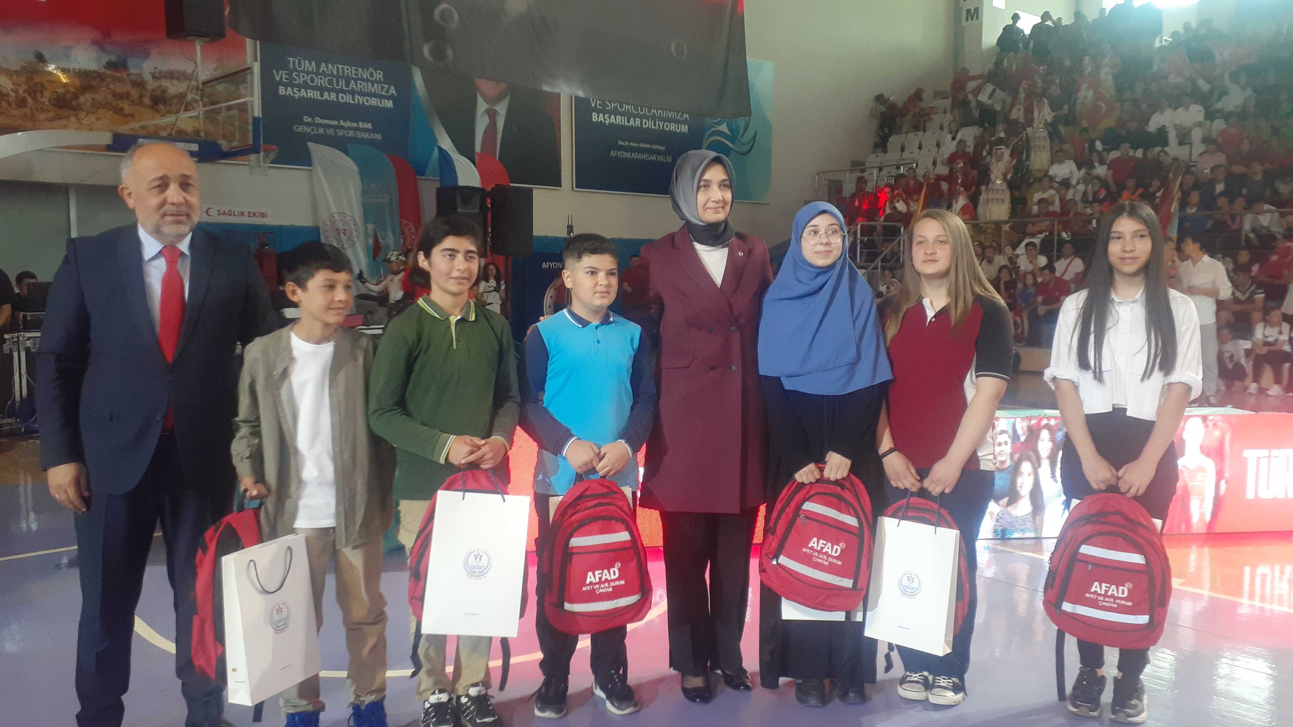 AFYON'DA 19 MAYIS TÖRENLERİ DÜZENLENDİ "MESELE VATANSA YAŞIMIZ HEP 19"