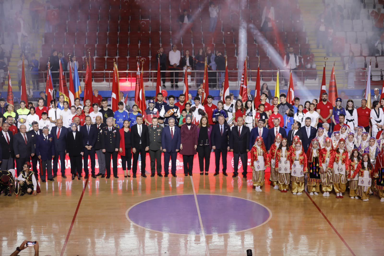 AFYON'DA 19 MAYIS TÖRENLERİ DÜZENLENDİ "MESELE VATANSA YAŞIMIZ HEP 19"