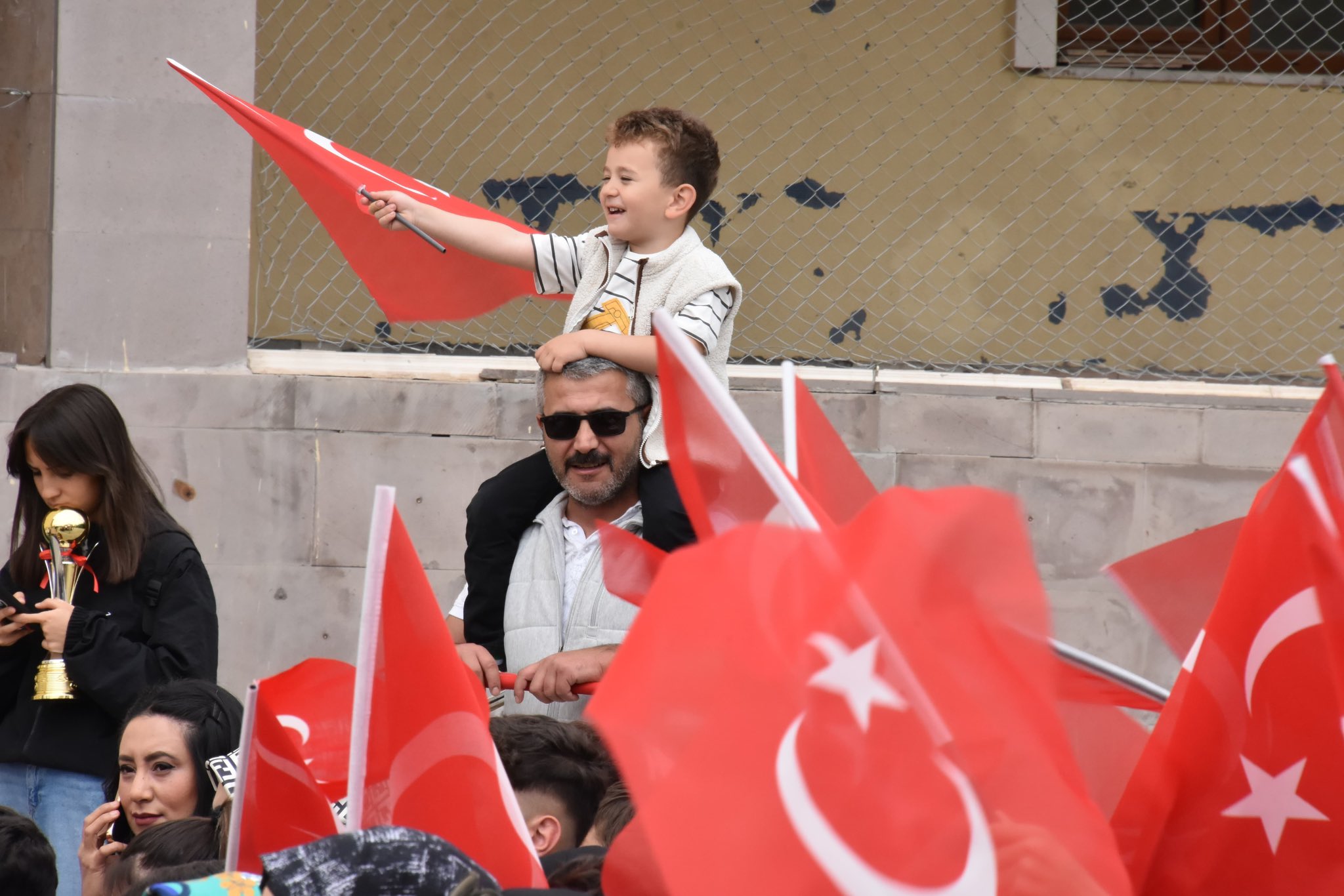 Kaymakam Han Gençleri Yalnız Bırakmadı Şuhut'ta 19 Mayıs Coşkuyla Kutlandı