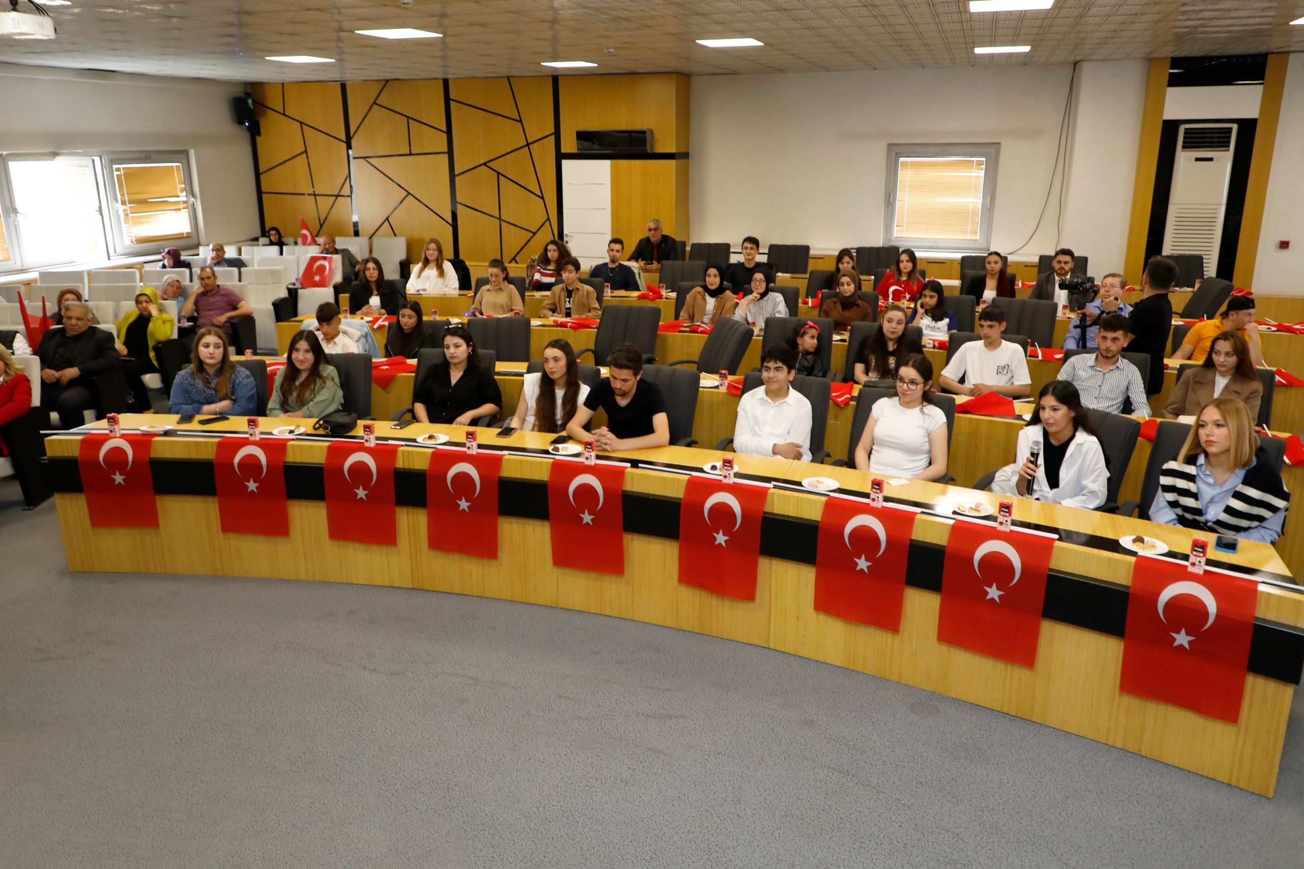 "AFYONKARAHİSAR’I GENÇLERLE YÖNETECEĞİZ"