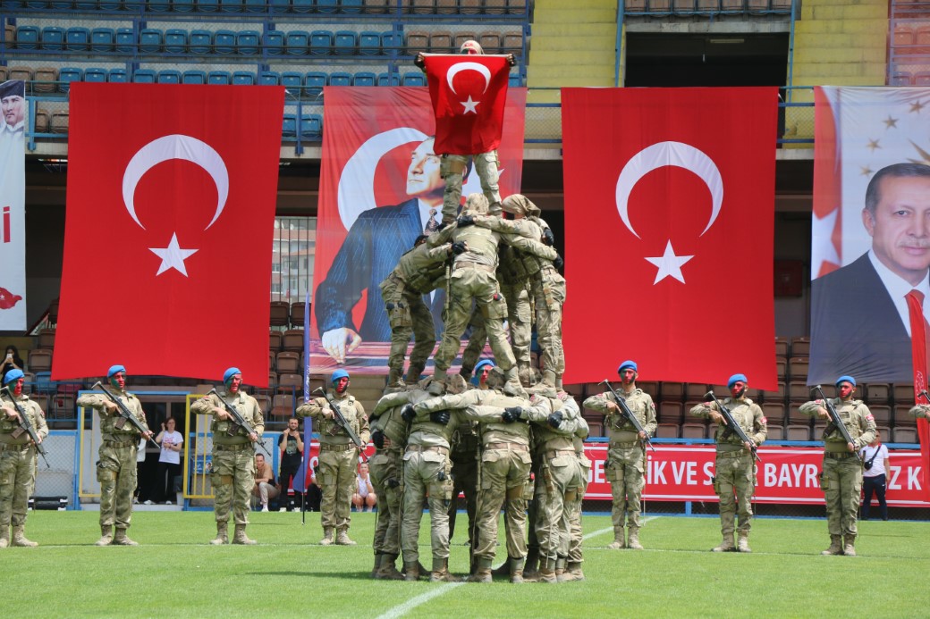 19 Mayıs Kutlamalarına Komandolar Damga Vurdu
