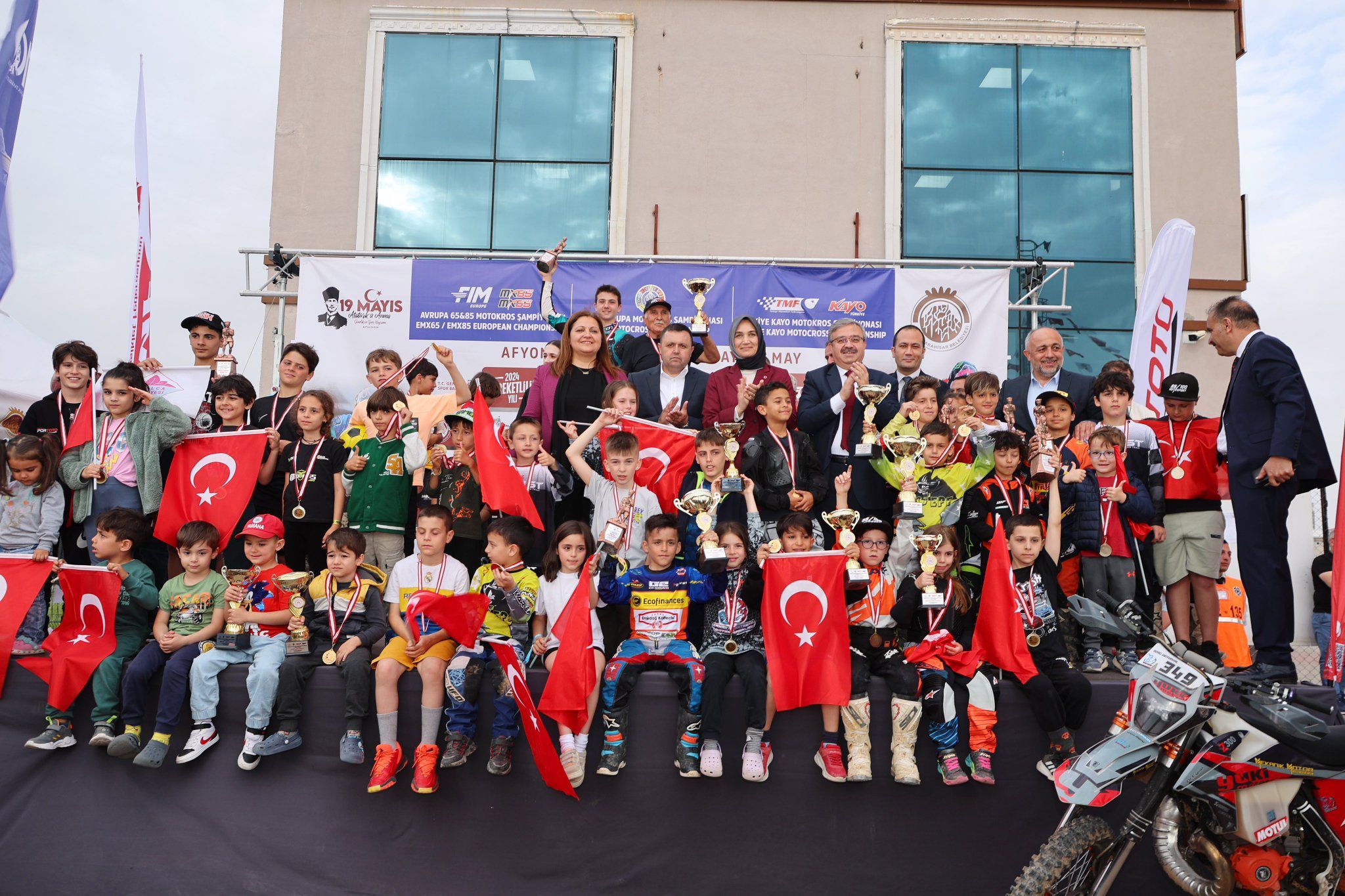 GENÇLİK VE SPOR BAYRAMINA ÖZEL ŞAMPİYONA NEFESLERİ KESTİ