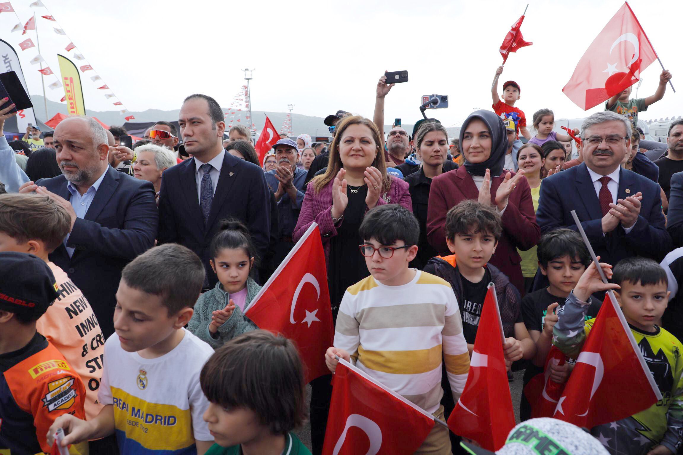 GENÇLİK VE SPOR BAYRAMINA ÖZEL ŞAMPİYONA NEFESLERİ KESTİ