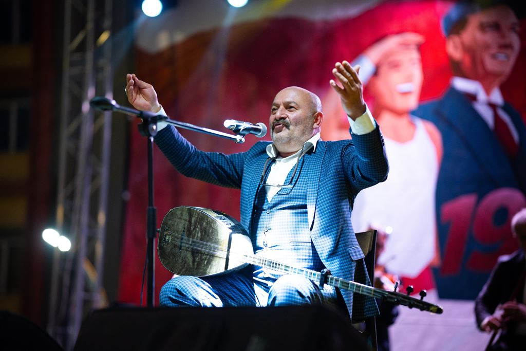 AFYONKARAHİSAR 19 MAYIS COŞKUSUNU DOYASIYA YAŞADI