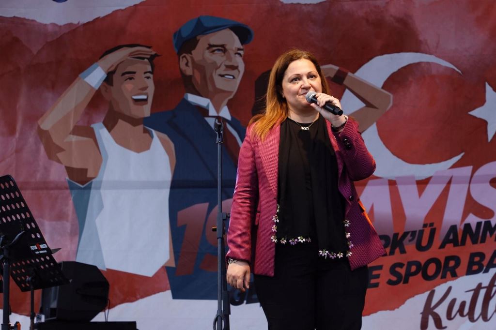 AFYONKARAHİSAR 19 MAYIS COŞKUSUNU DOYASIYA YAŞADI