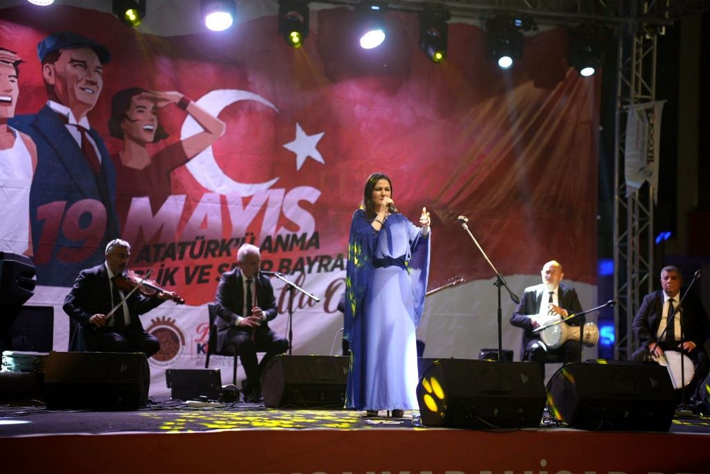 AFYONKARAHİSAR 19 MAYIS COŞKUSUNU DOYASIYA YAŞADI