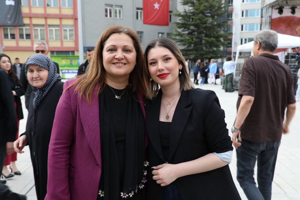 AFYONKARAHİSAR 19 MAYIS COŞKUSUNU DOYASIYA YAŞADI