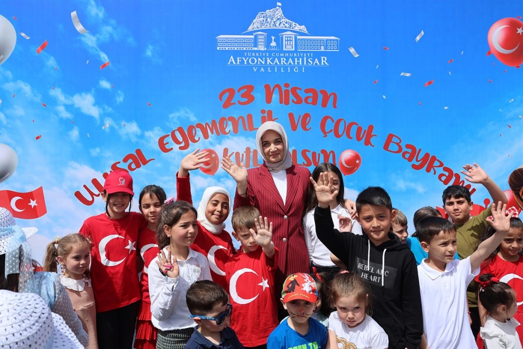 DEVLET ANA AFYONKARAHİSAR'DA 2 YILI DOLDURDU
