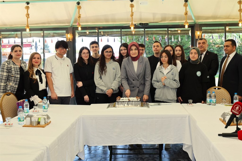 DEVLET ANA AFYONKARAHİSAR'DA 2 YILI DOLDURDU