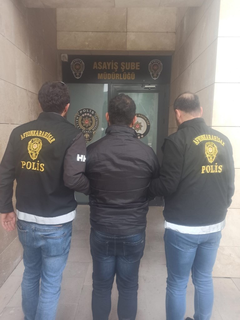 2 YIL 2 AY 20 GÜN HAPİS CEZASI OLAN ŞAHSI POLİS YAKALADI