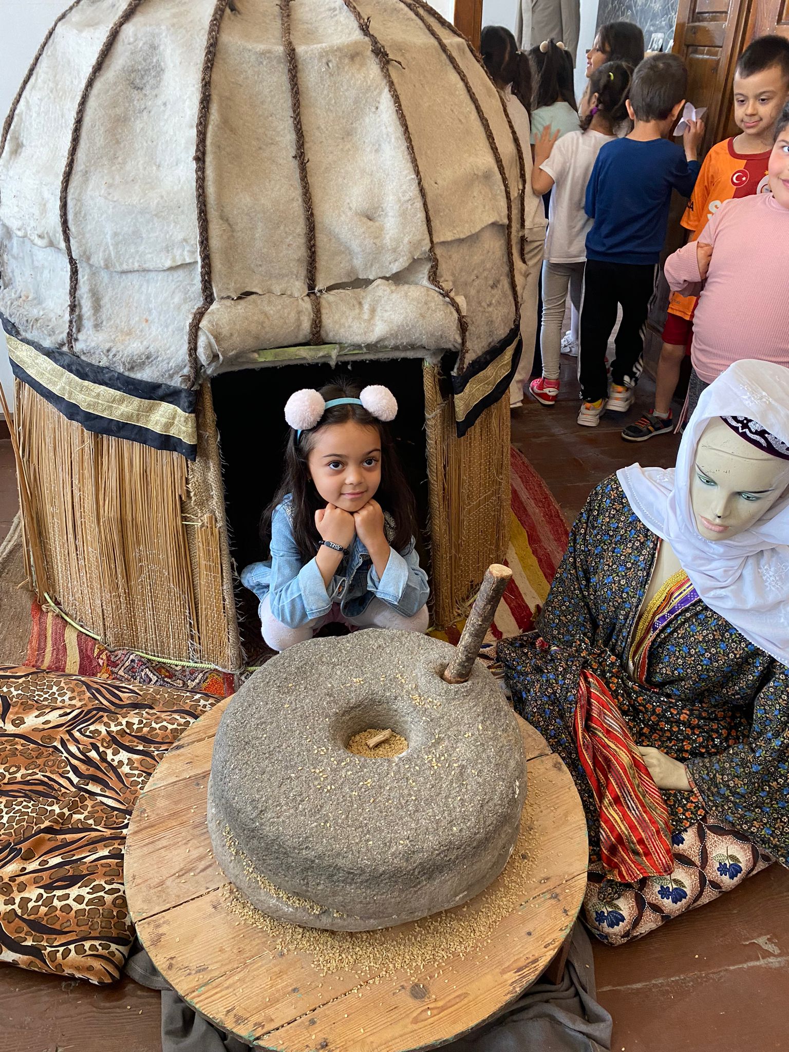 EMİRDAĞ KÜLTÜR EVİ MİNİK MİSAFİRLERİNİ AĞIRLADI
