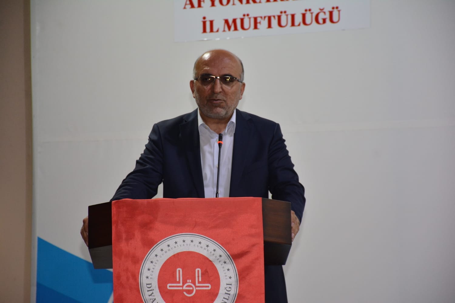 SAVAŞ GÖÇ VE AİLE KONULU KONFERANS DÜZENLENDİ