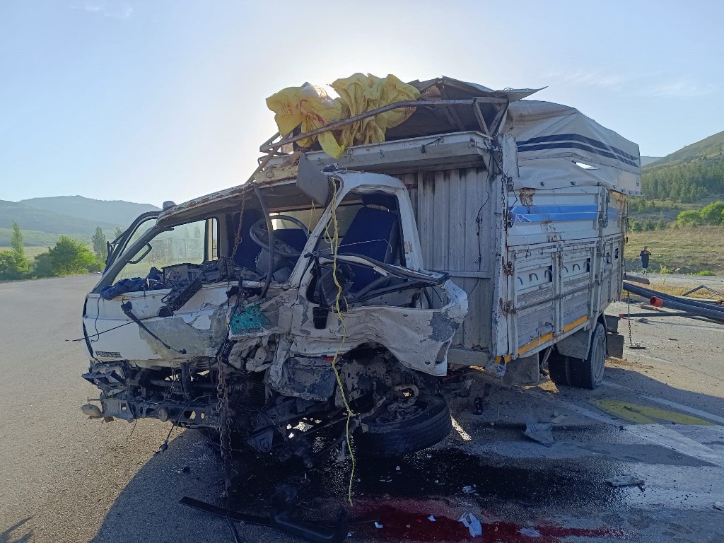 AFYON'DAKİ OTOBÜS KAZASINDA ACI HABER GELDİ: