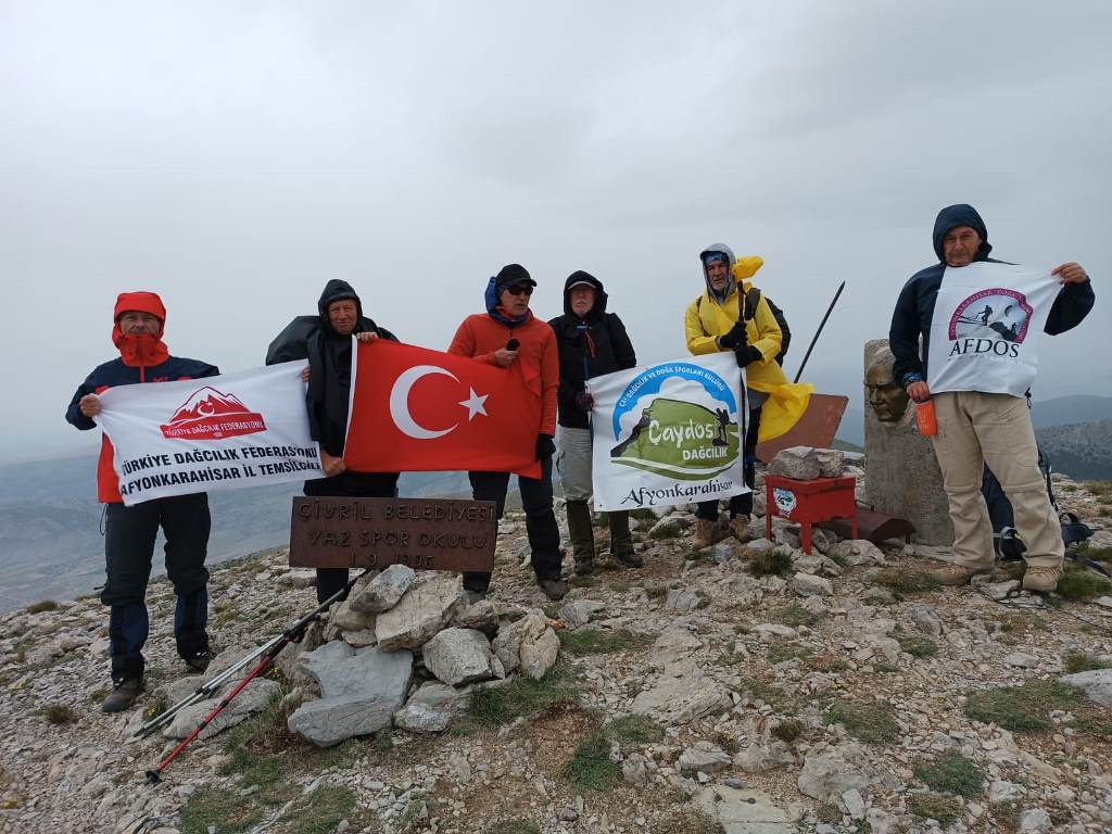 19 MAYIS KUTLAMALARI AKDAĞ'IN ZİRVESİNE TAŞINDI