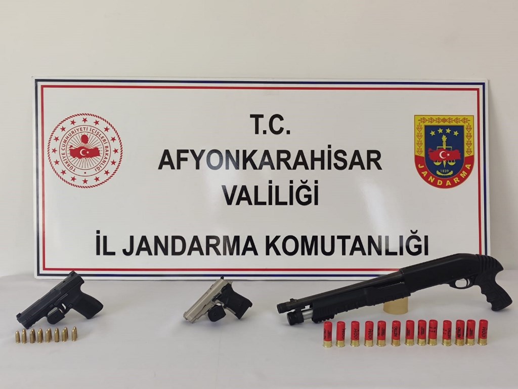 HAVAYA ATEŞ AÇANLARA JANDARMA 'DUR' DEDİ