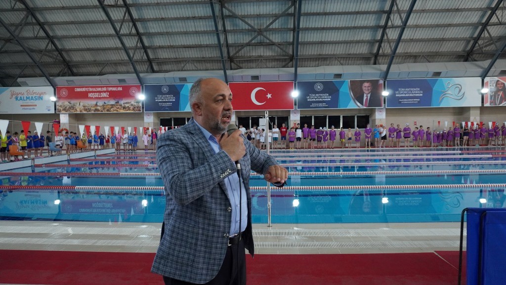 5 ŞEHİRDEN 8 KULÜP AFYONKARAHİSAR'DA YARIŞIYOR