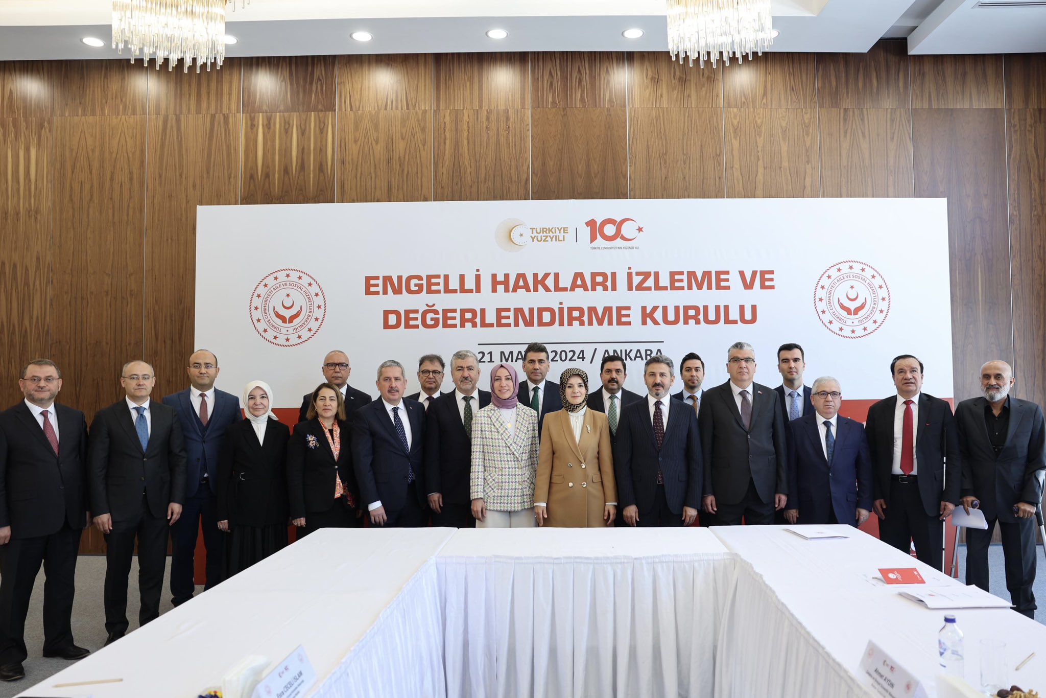 BAKAN GÖKTAŞ ENGELLİ HAKLARI İZLEME VE DEĞERLENDİRME TOPLANTISINA KATILDI