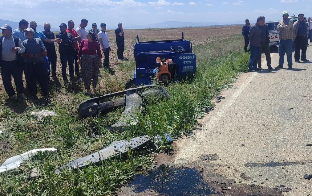 Afyonkarahisar'da Feci Kaza: 2 Kişi Öldü, 2 Kişi Yaralandı