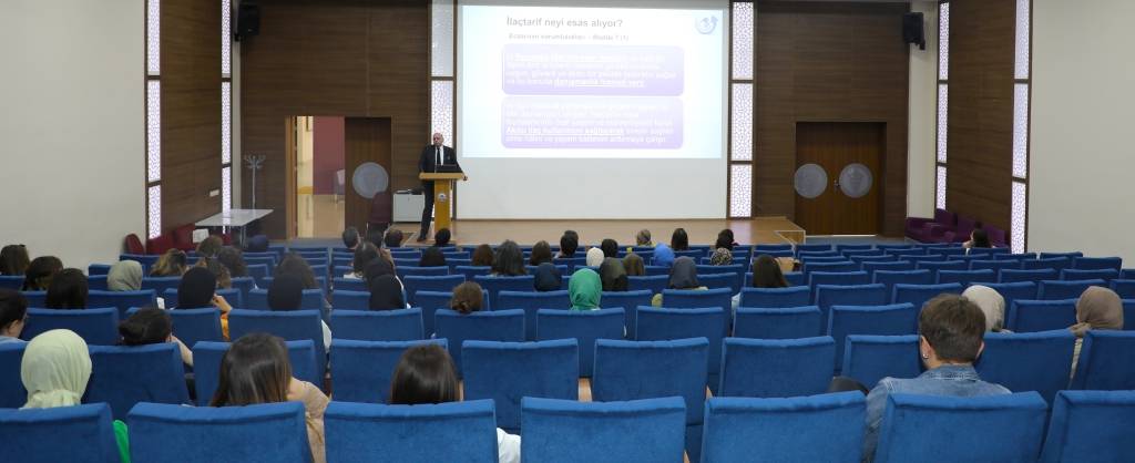 AFSÜ Eczacılık Fakültesi’nde Seminer Eczacılıkta Yenilikçilik İçin Diğer Fırsatlar Konuşuldu