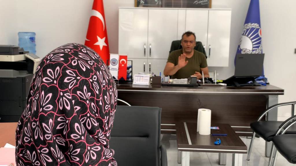 DİLENCİLER SUÇÜSTÜ YAKALANDI