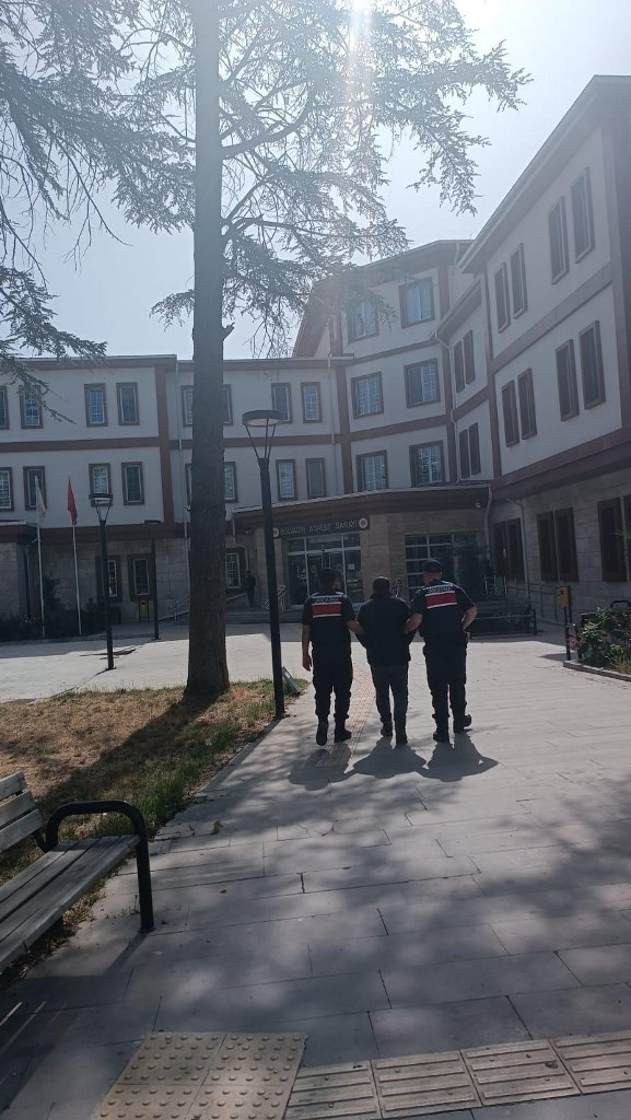 AFYONKARAHİSAR'DA KAÇAK ŞAHIS YAKALANDI