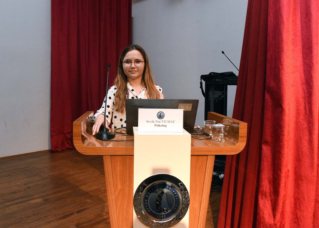 "BAĞIMLILIKLA MÜCADELE" KONFERANSI DÜZENLENDİ