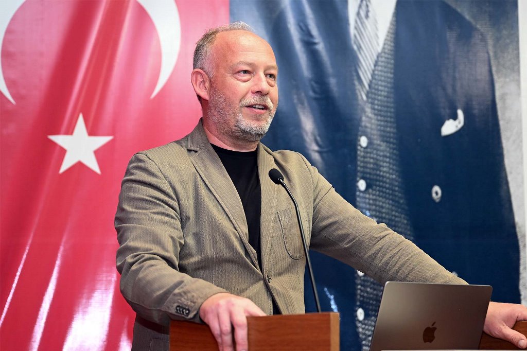 İİBF'DE "MEZUNLARLA KARİYER SÖYLEŞİSİ" DEVAM EDİYOR
