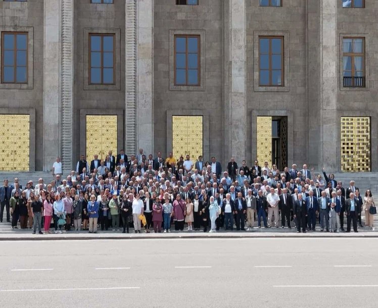 İYİ Partili Olgun TBMM'de Misafirlerini Ağırladı