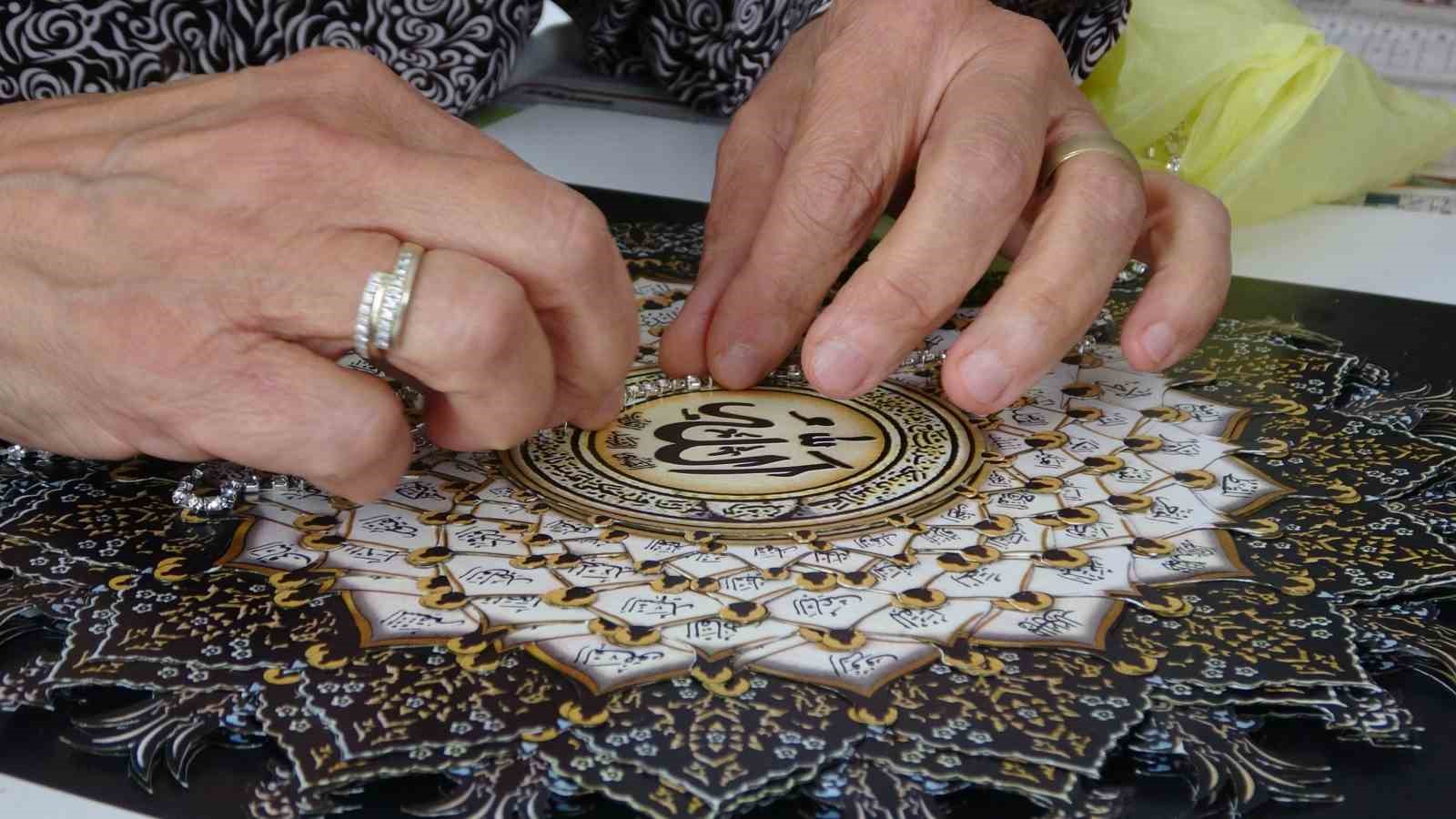 EŞİNİN ACISINI SANATI İLE DİNDİRDİ