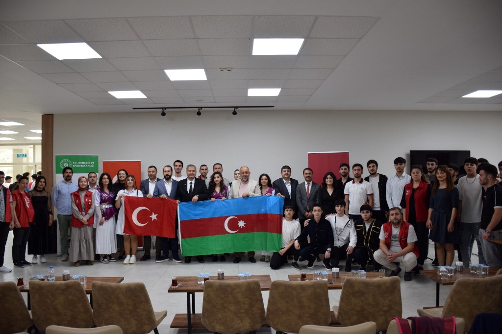 AKÜ VE AFSÜ'DE AZERBAYCAN KÜLTÜRÜ TANITILDI