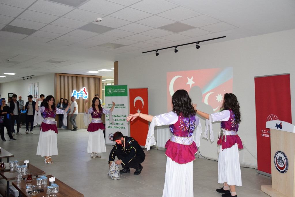 AKÜ VE AFSÜ'DE AZERBAYCAN KÜLTÜRÜ TANITILDI