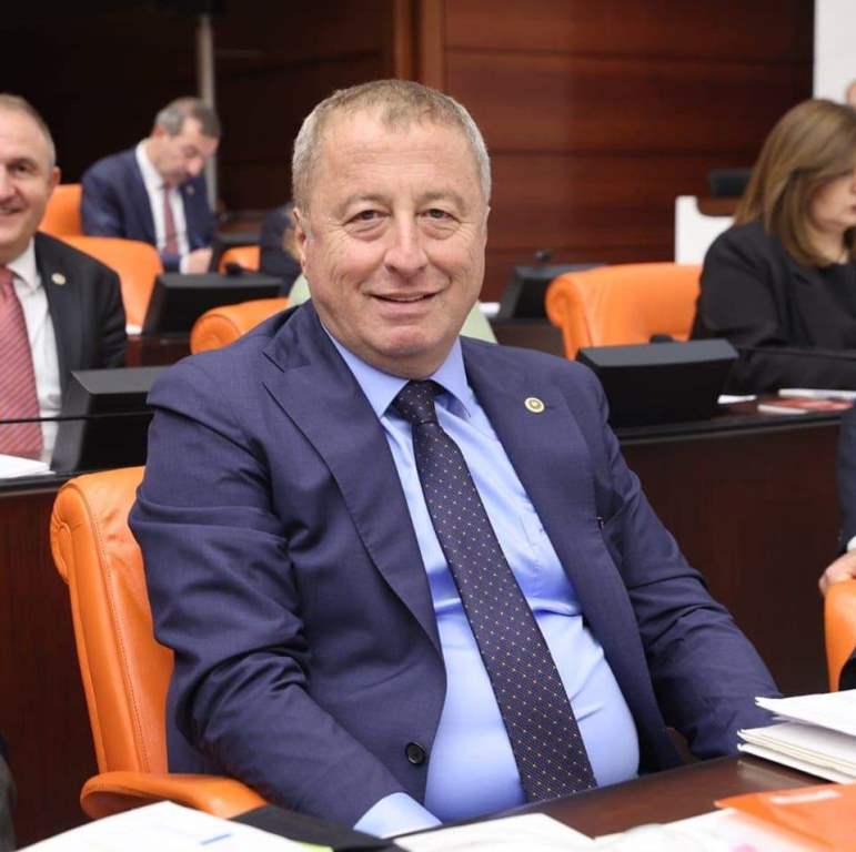 "ÇAY İLÇE SAĞLIK MÜDÜRLÜĞÜNÜN KAPATILMASI SİZİN AYIBINIZDIR"