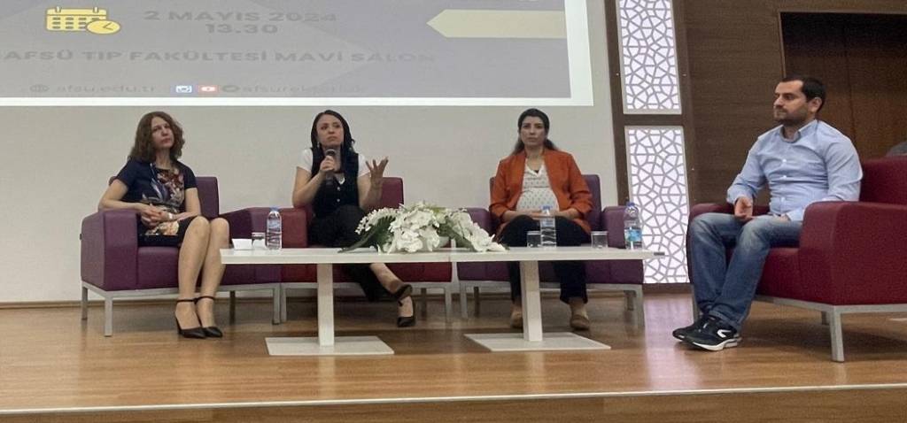 Hemşirelik Bölümü Mezunları Tecrübelerini Anlattı