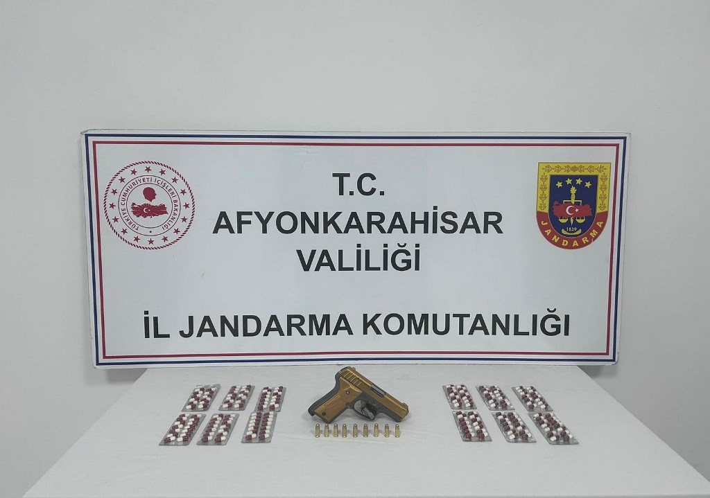 UŞAK'TAN AFYON'A UYUŞTURUCU GETİRDİLER!